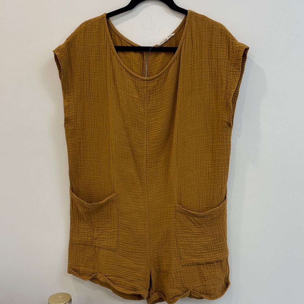 Grade & Gather Mustard Brown Sleeveless Romper - M
